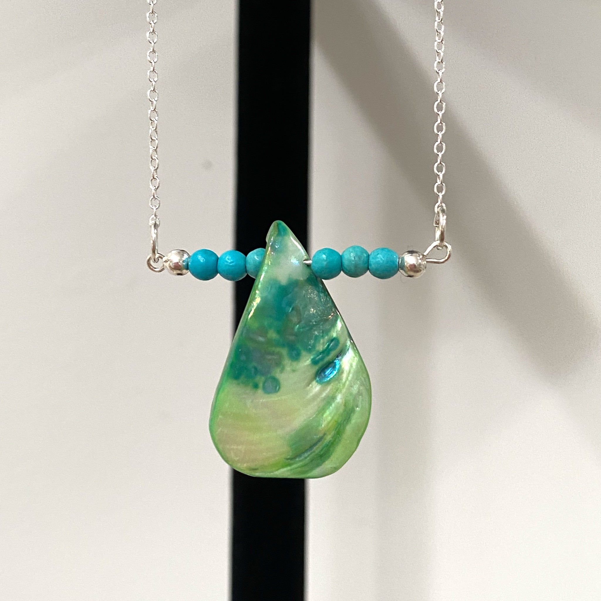 Turquoise Dream Iridescent Shell Pendant Necklace Stone Beads 925 Sterling Silver Plated