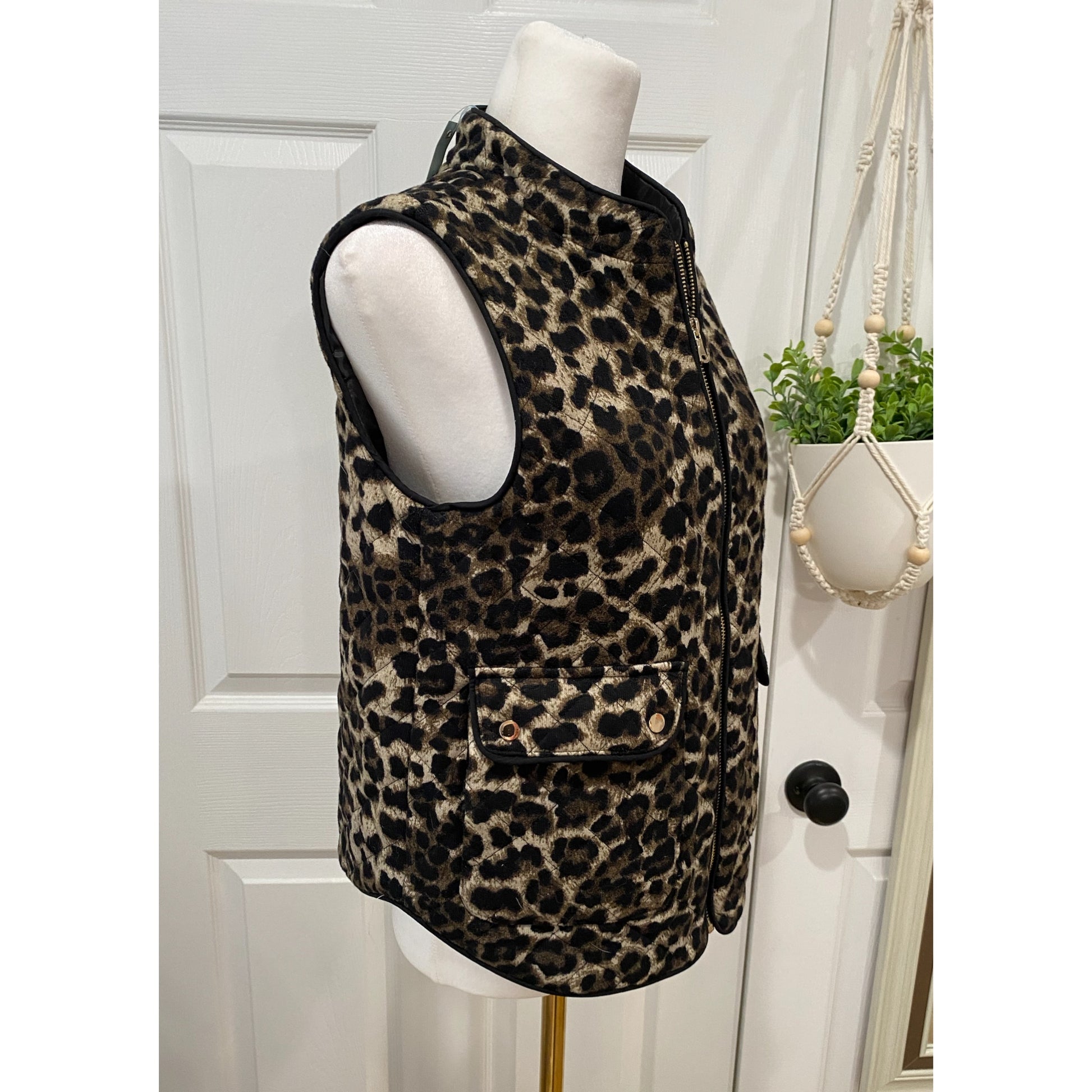 SHE + SKY Animal Print Vest Full Zip Gold Tone Zipper, Pockets - East Coast Bella LLC