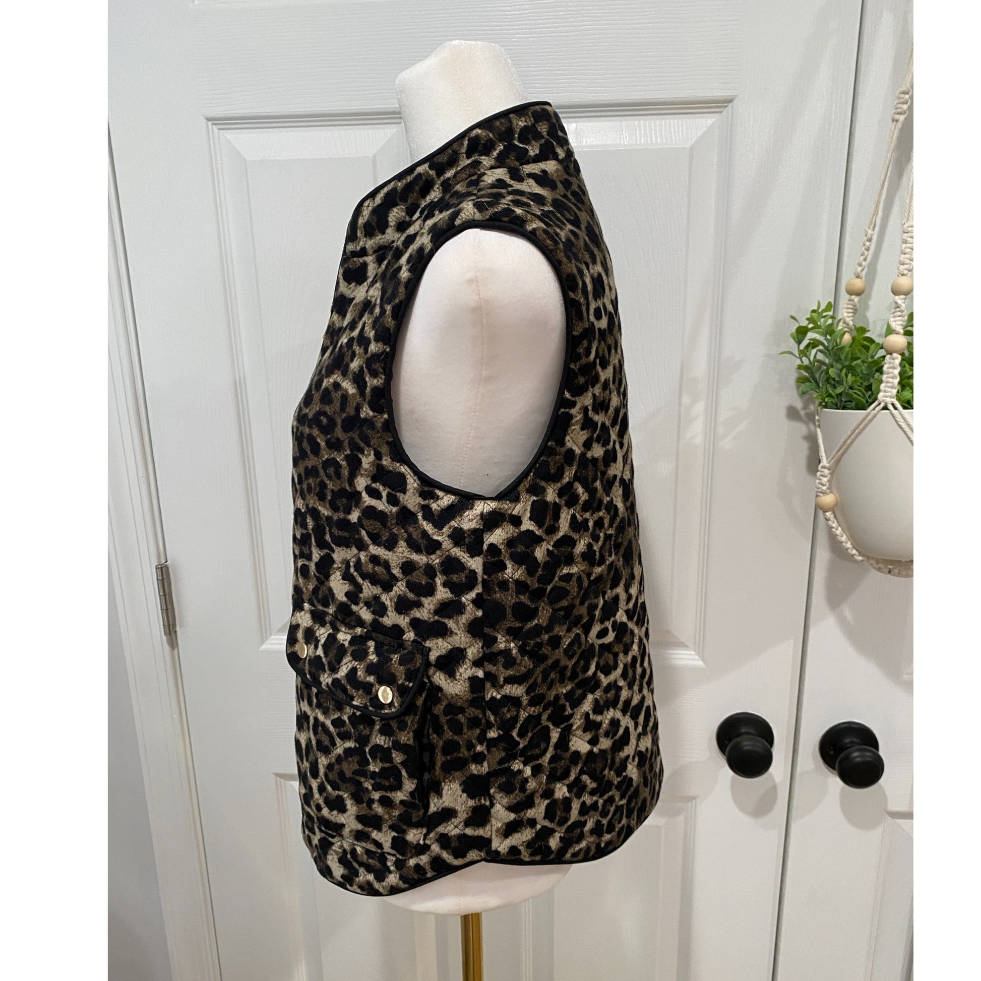 SHE + SKY Animal Print Vest Full Zip Gold Tone Zipper, Pockets - East Coast Bella LLC