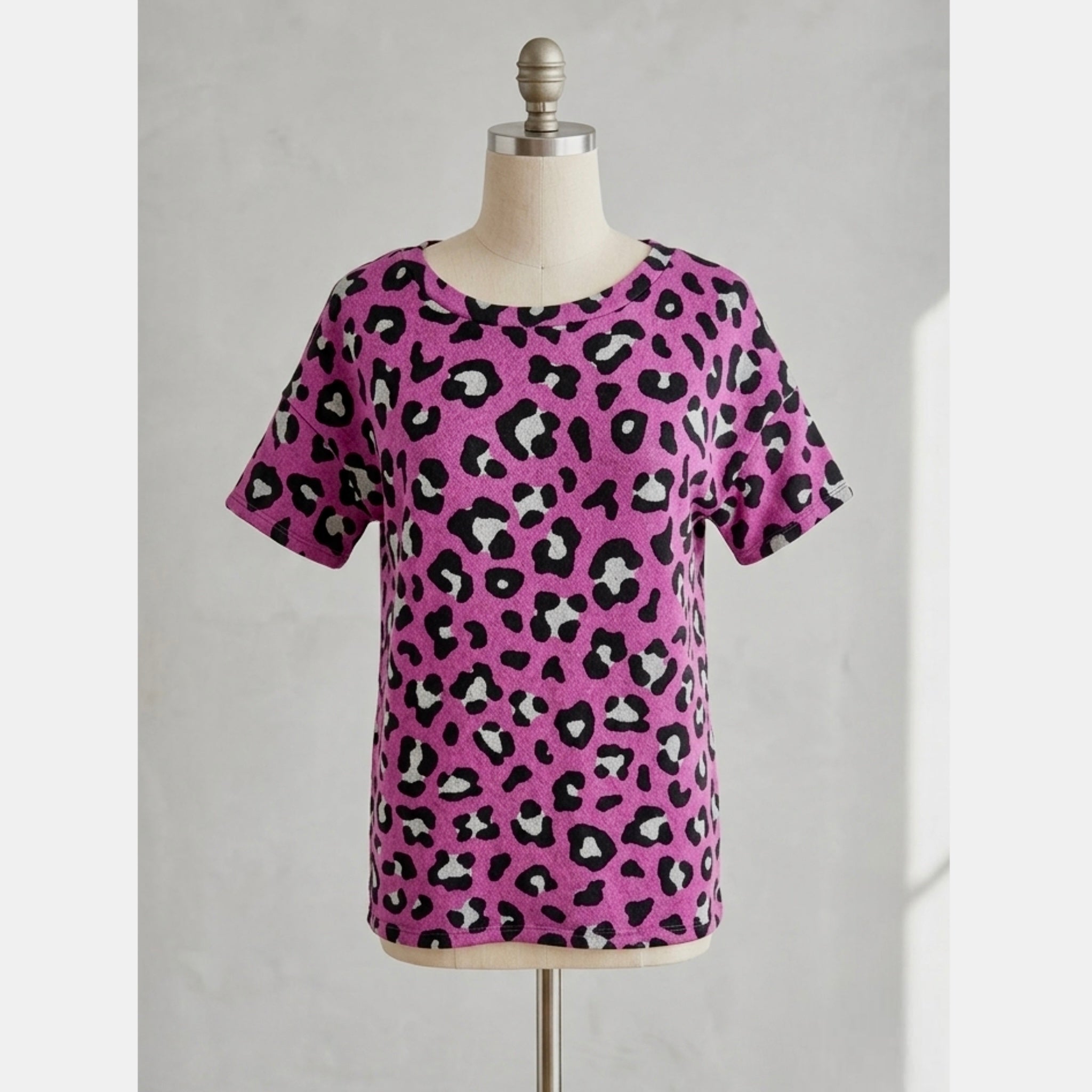 HAPTICS by Holly Harper Short Sleeve Animal Print Purple Knit Top