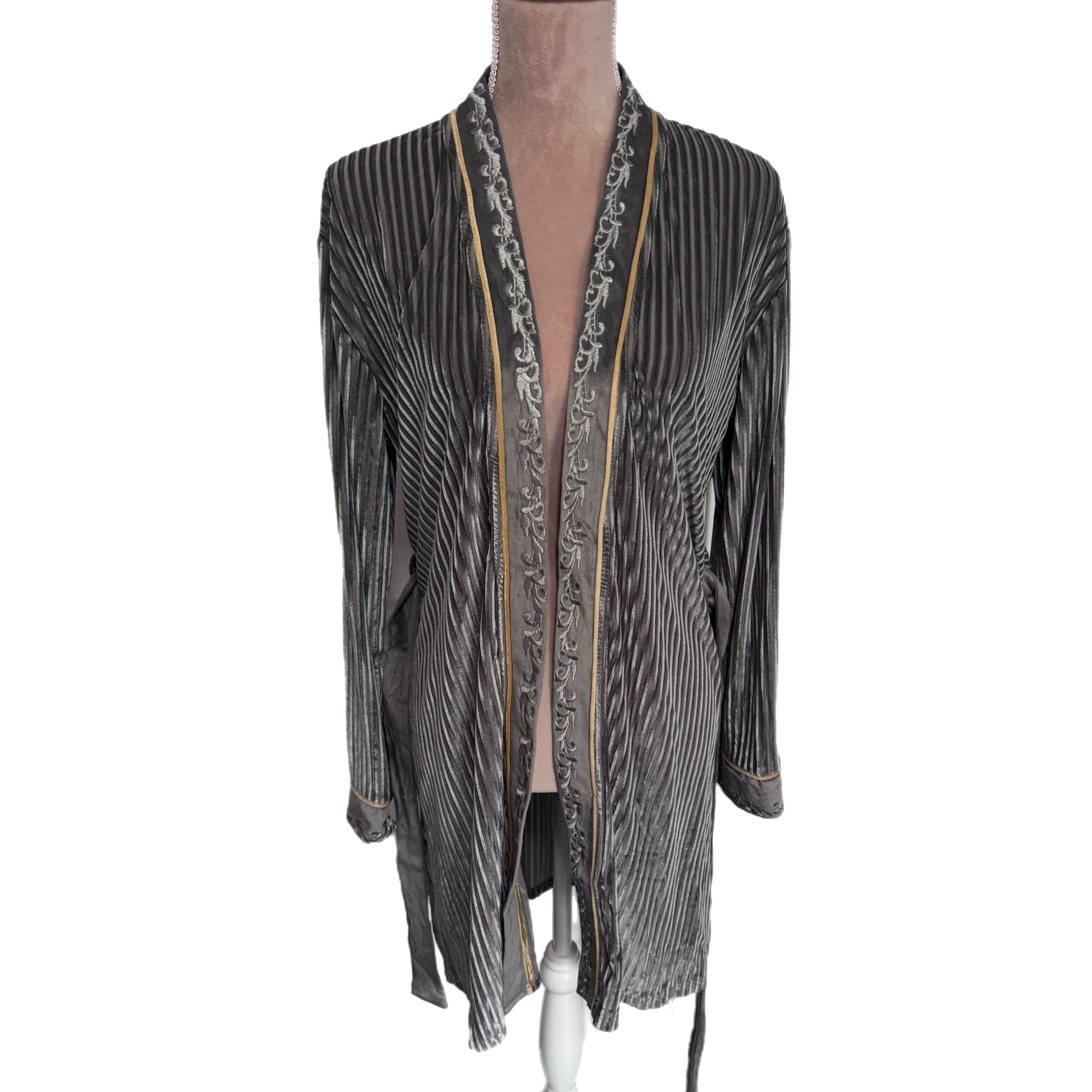 POL Silver Gray Embroidered Pleated Kimono-Robe