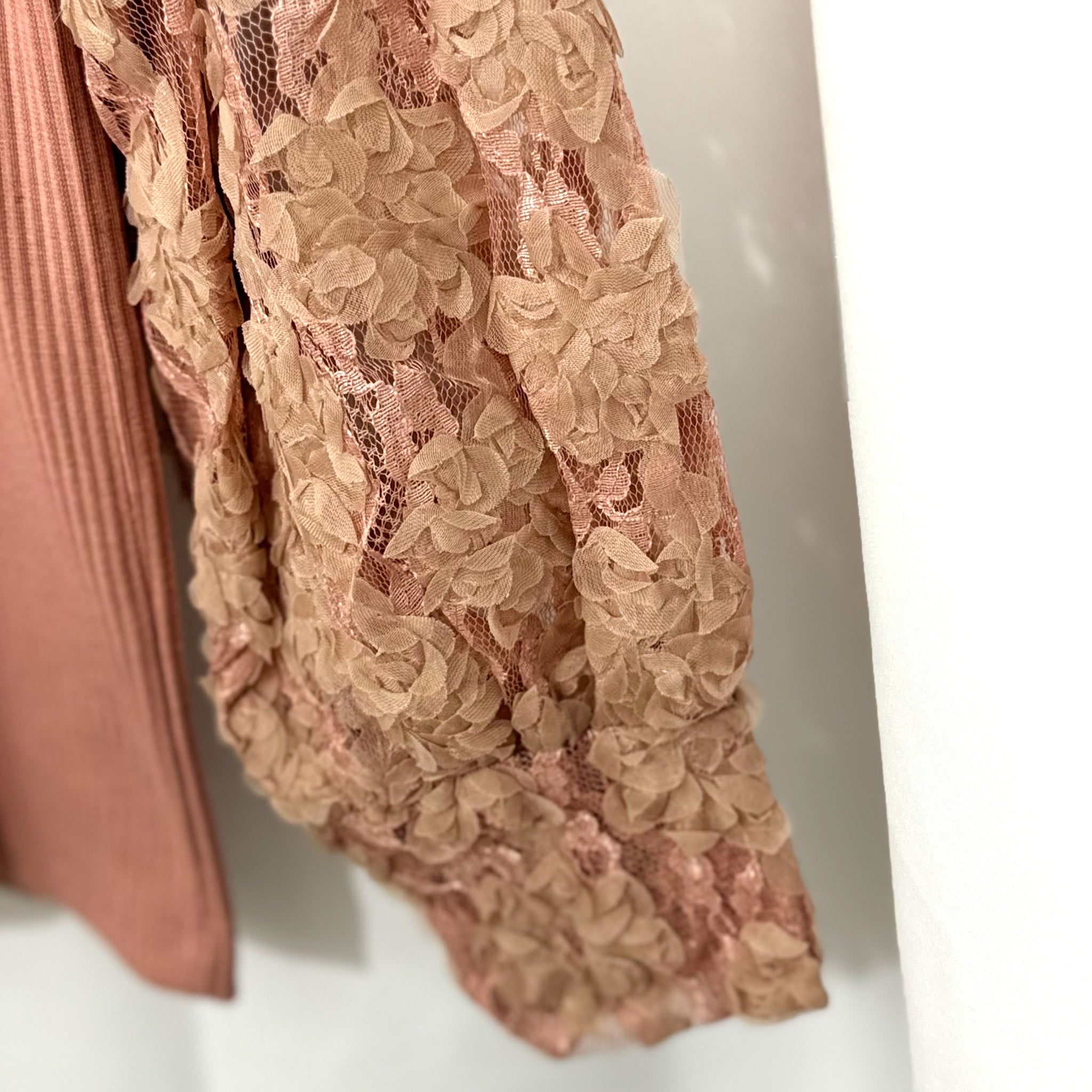 SOUTHERN GRACE Miss Perfect Mauve Floral Lace Sleeve Blouse