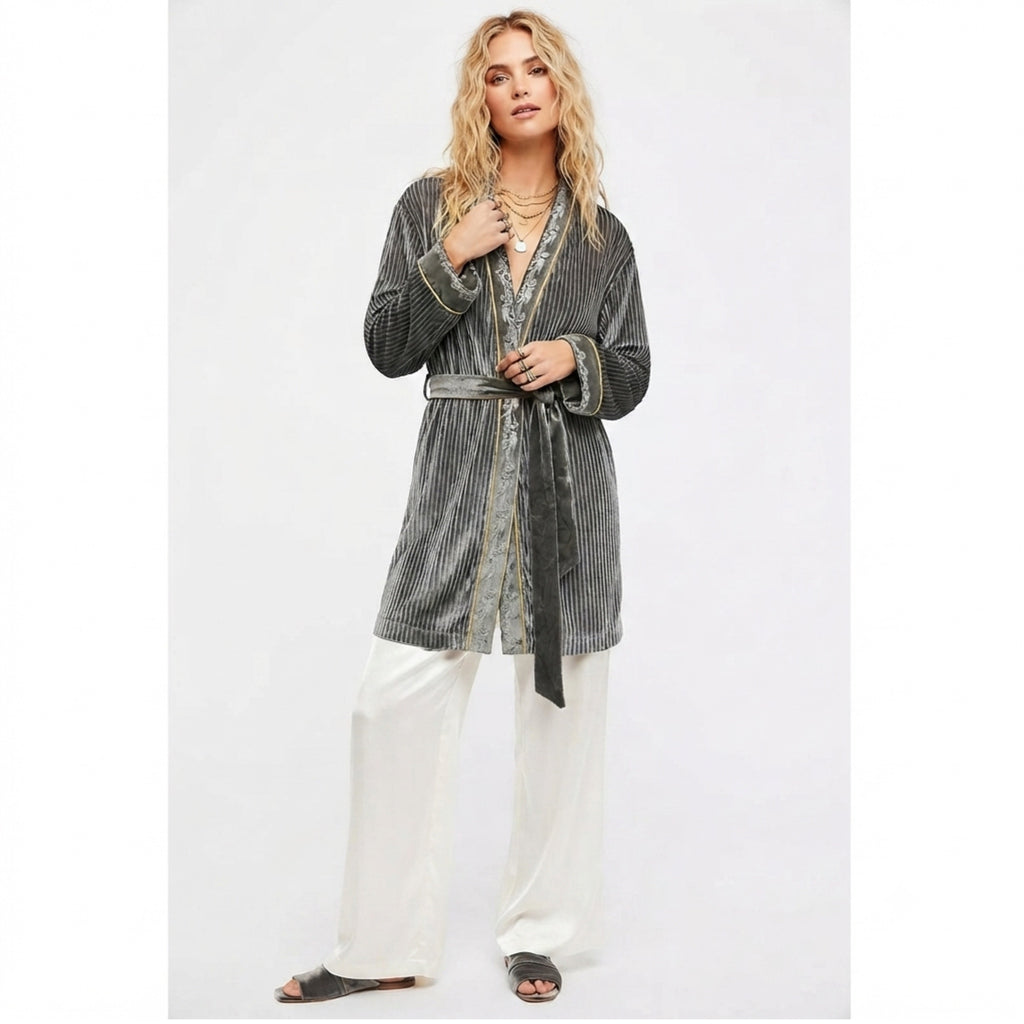 POL Silver Gray Embroidered Pleated Kimono-Robe