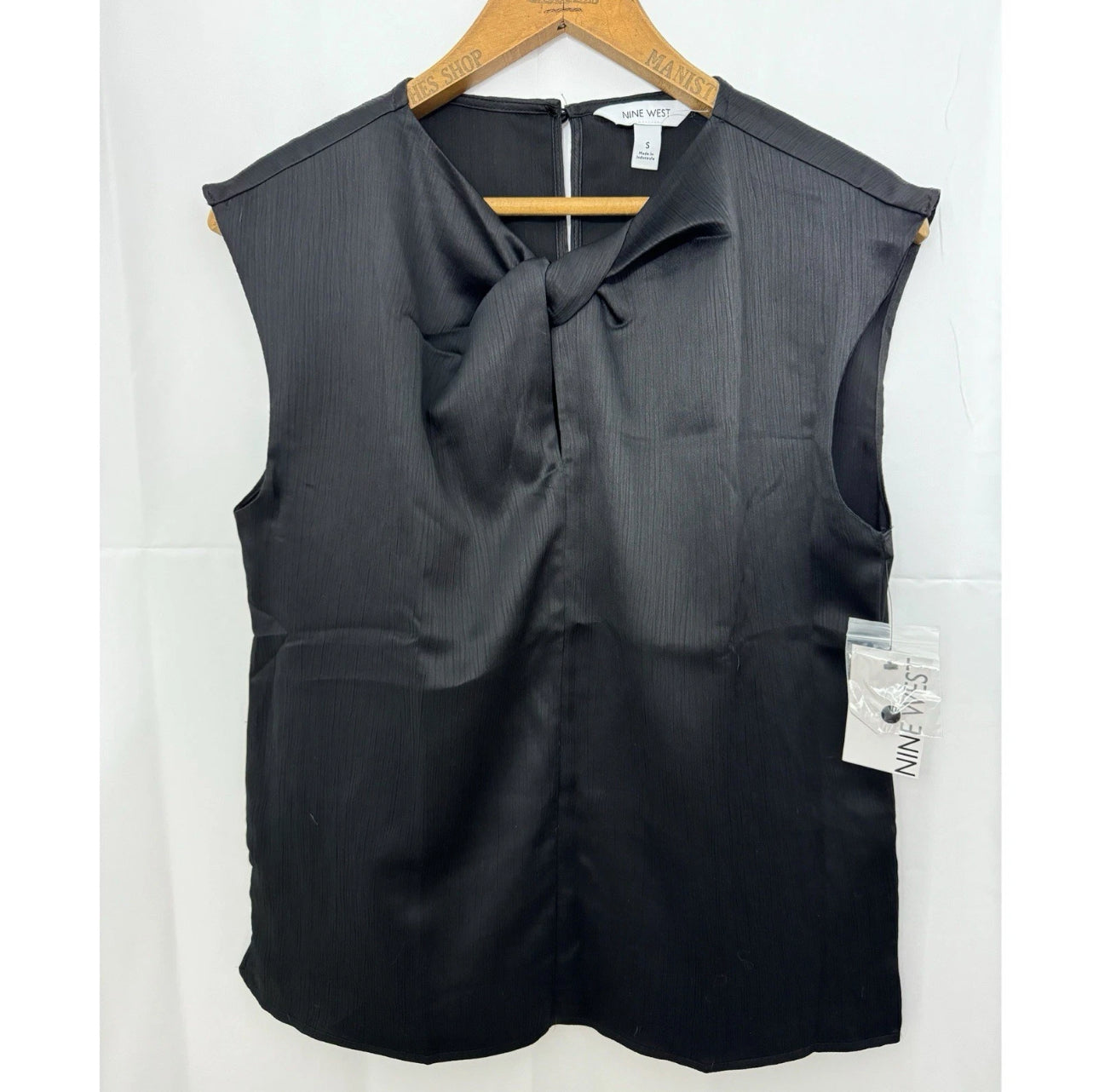 NINE WEST Women’s Twist Front Blouse Mineral Black Sleeveless Shirt