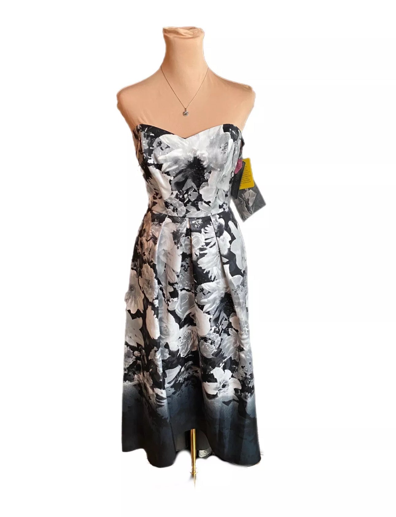 ALFRED SUNG From Nordstrom Floral Print Hi Low Full Gown Strapless Dre East Coast Bella Boutique ALFRED SUNG From Nordstrom Floral Print Hi Low Full Gown Strapless Dre East Coast Bella Boutique