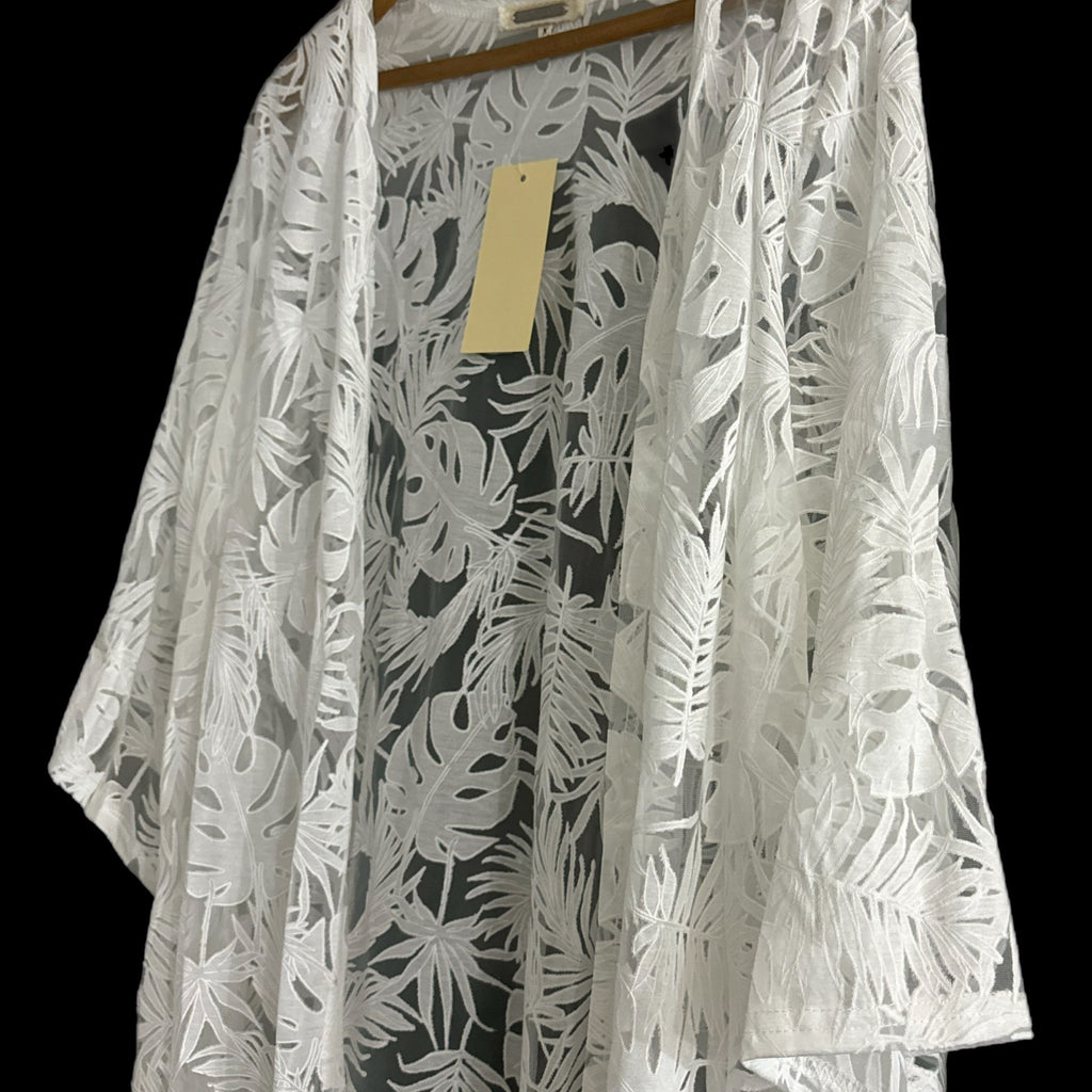 AMBER SKIES Women’s White Lace Kimono Tropical Leaf Design Resort Wear