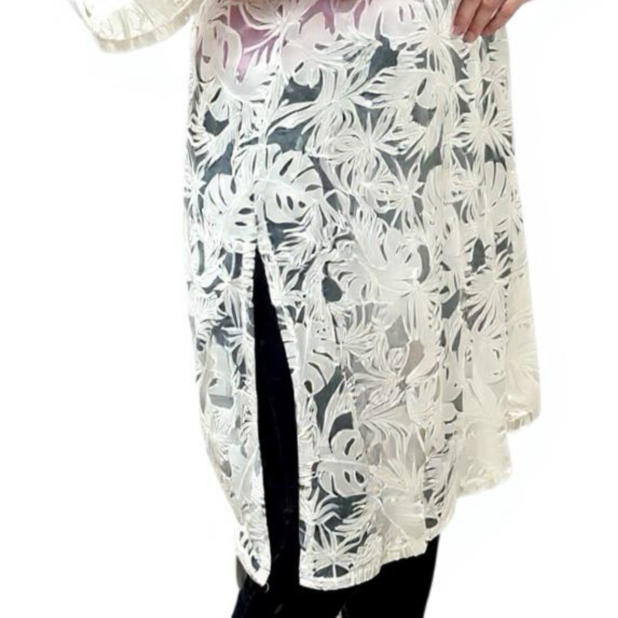 AMBER SKIES Women’s White Lace Kimono Tropical Leaf Design Resort Wear