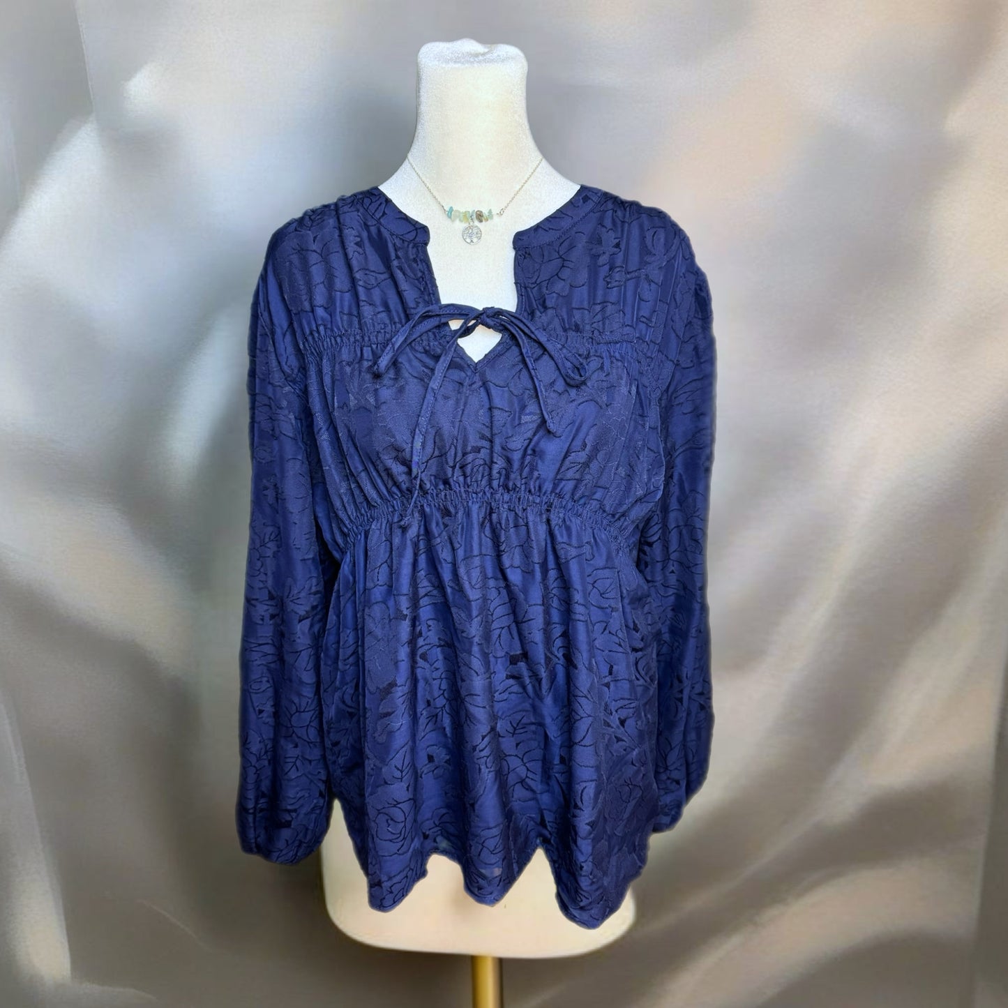 MASON & BELLE Boutique Top Navy Lace Blouse Long Sleeve Cinched Waist