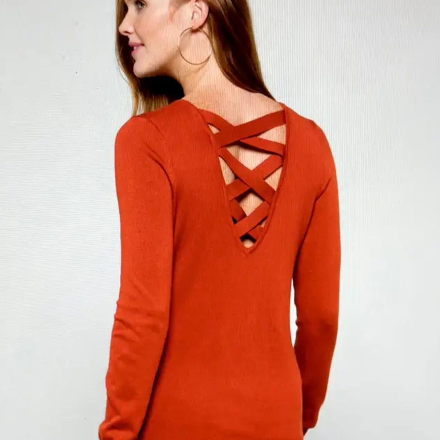 LOVE ELLIE Stitch Fix V Neck Light Sweater Crisscross in Autumn Rust