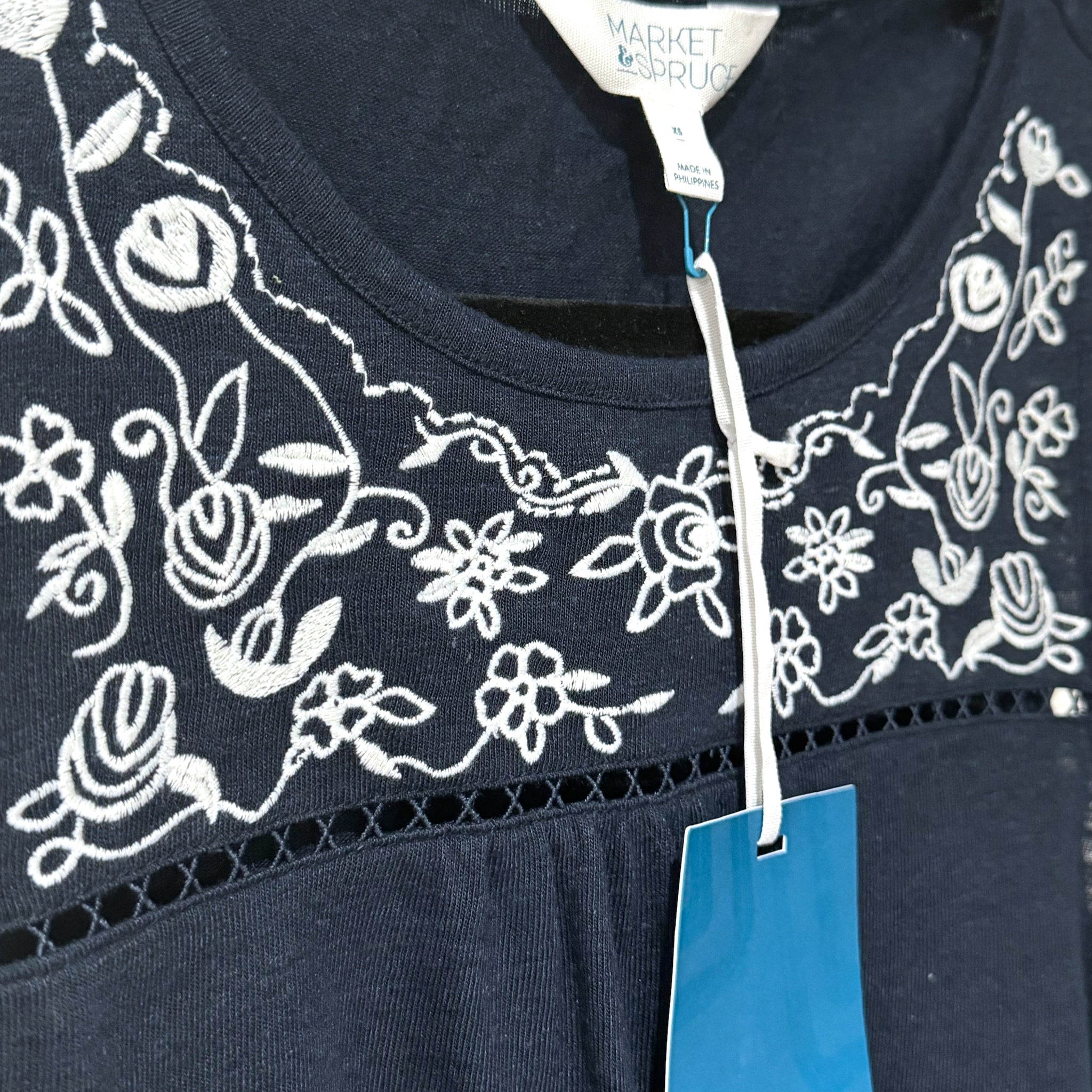 Market & Spruce Linen Blend Tank Top Embroidered Blouse in Navy