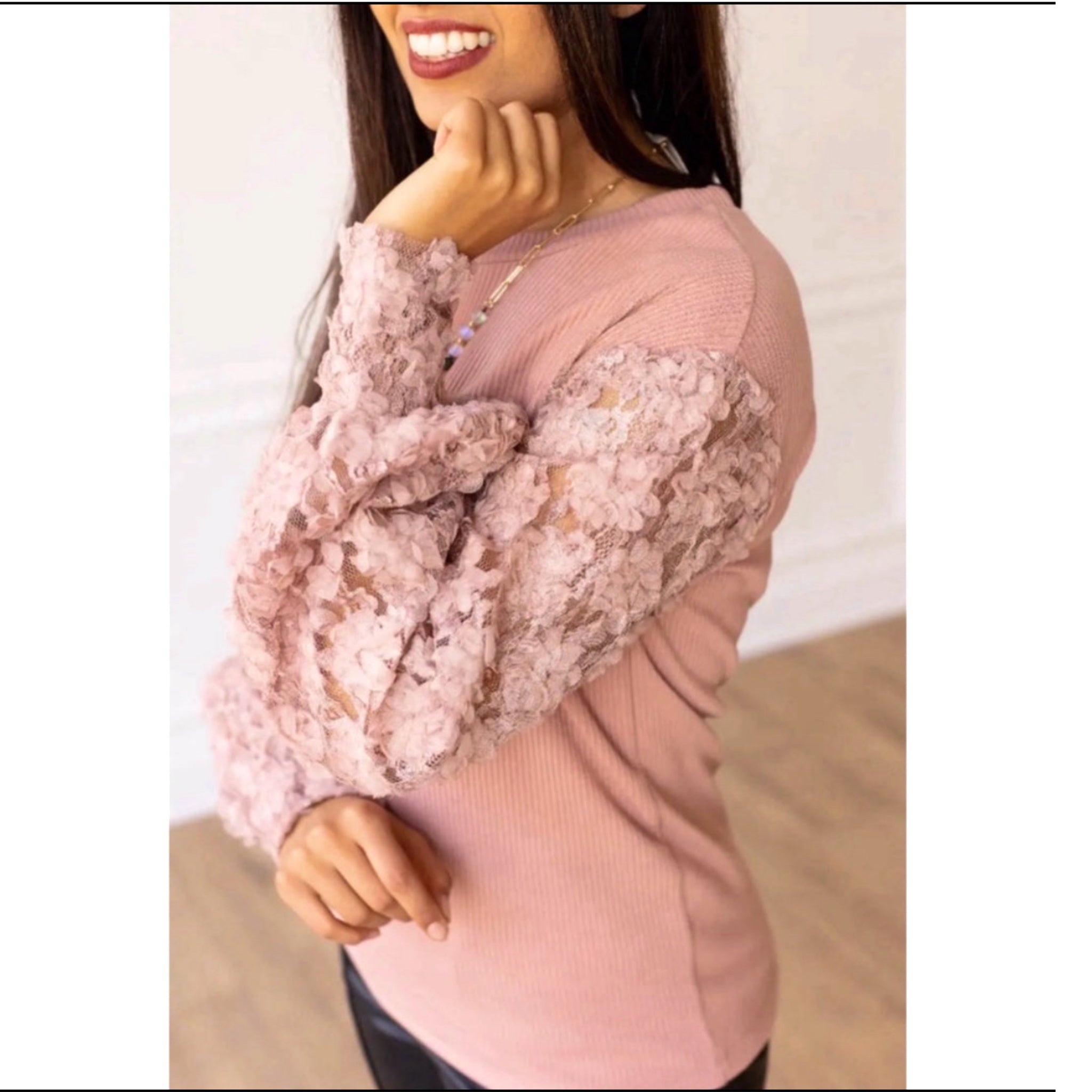 SOUTHERN GRACE Miss Perfect Mauve Floral Lace Sleeve Blouse