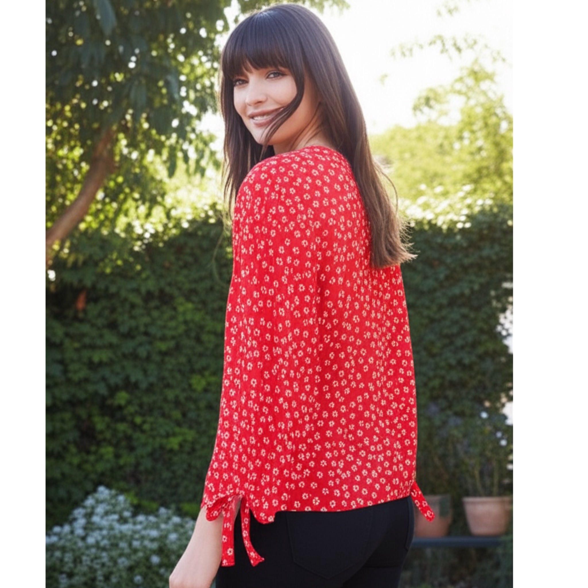 CeCe Daisy Floral Red Blouse 3/4 Sleeve Tie Cuff V Neck Top