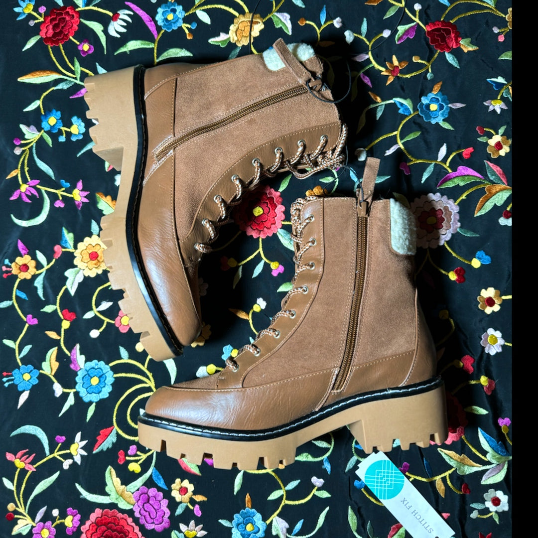 Violet & Red Womens Alexa Leather Lace Up Bootie Brown