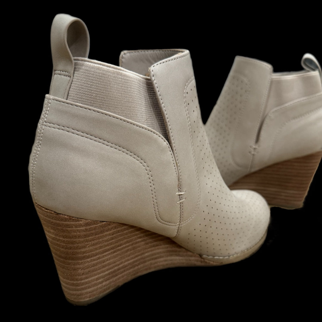 DOLCE VITA Gerdie Vegan Leather Comfort Wedge Bootie in Beige