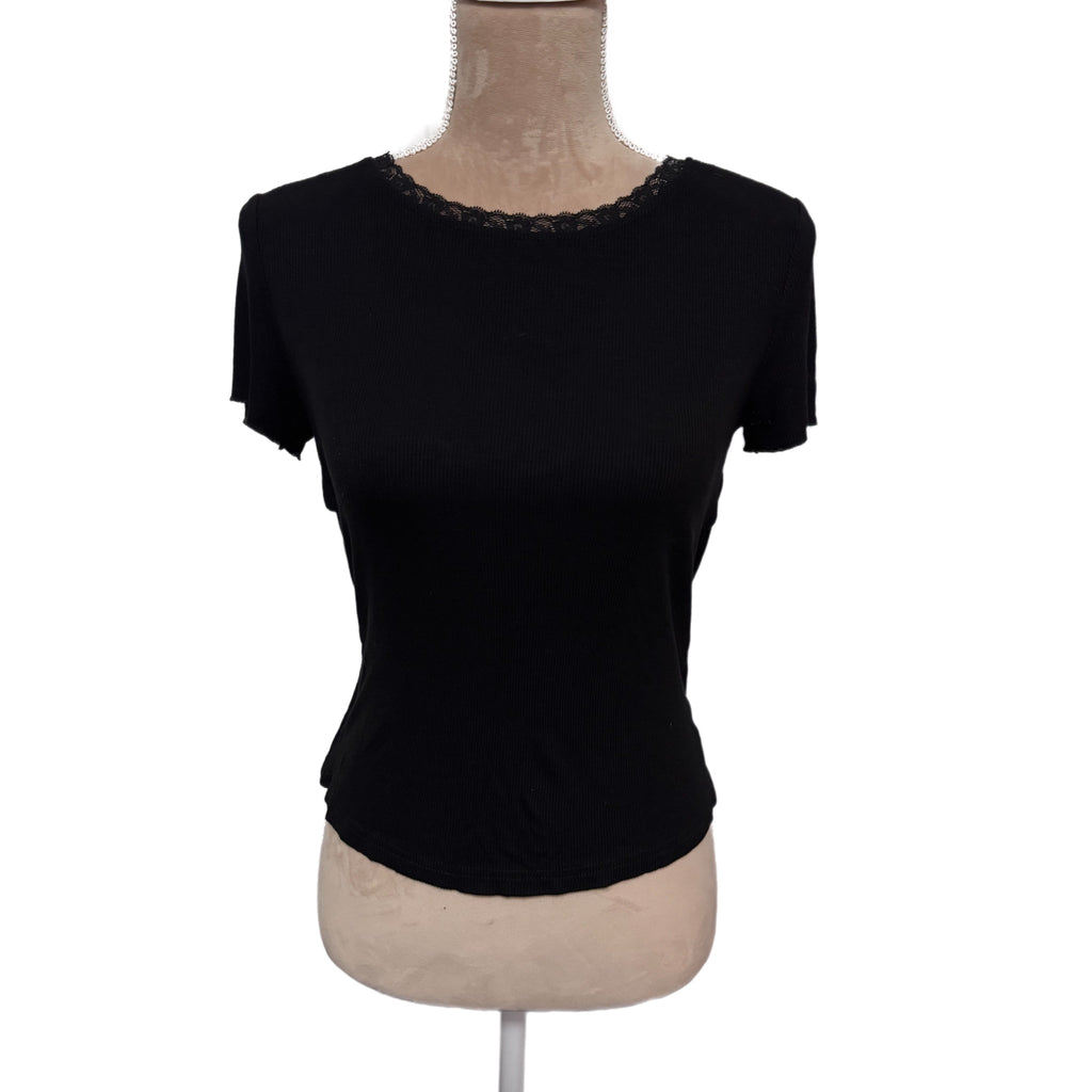 POL Open-Back Tie Top Knit Short Sleeve Lace Detail in Black