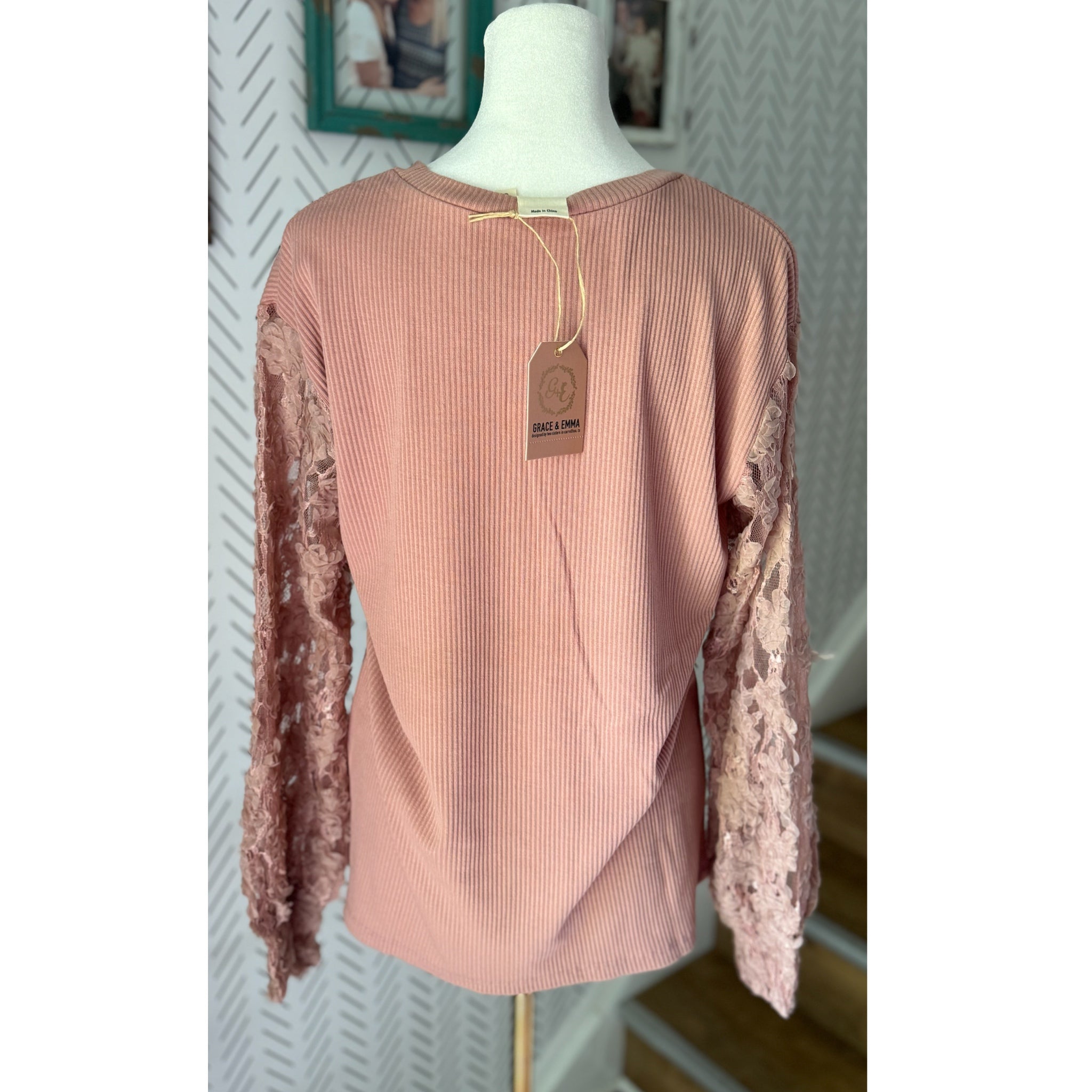 SOUTHERN GRACE Miss Perfect Mauve Floral Lace Sleeve Blouse