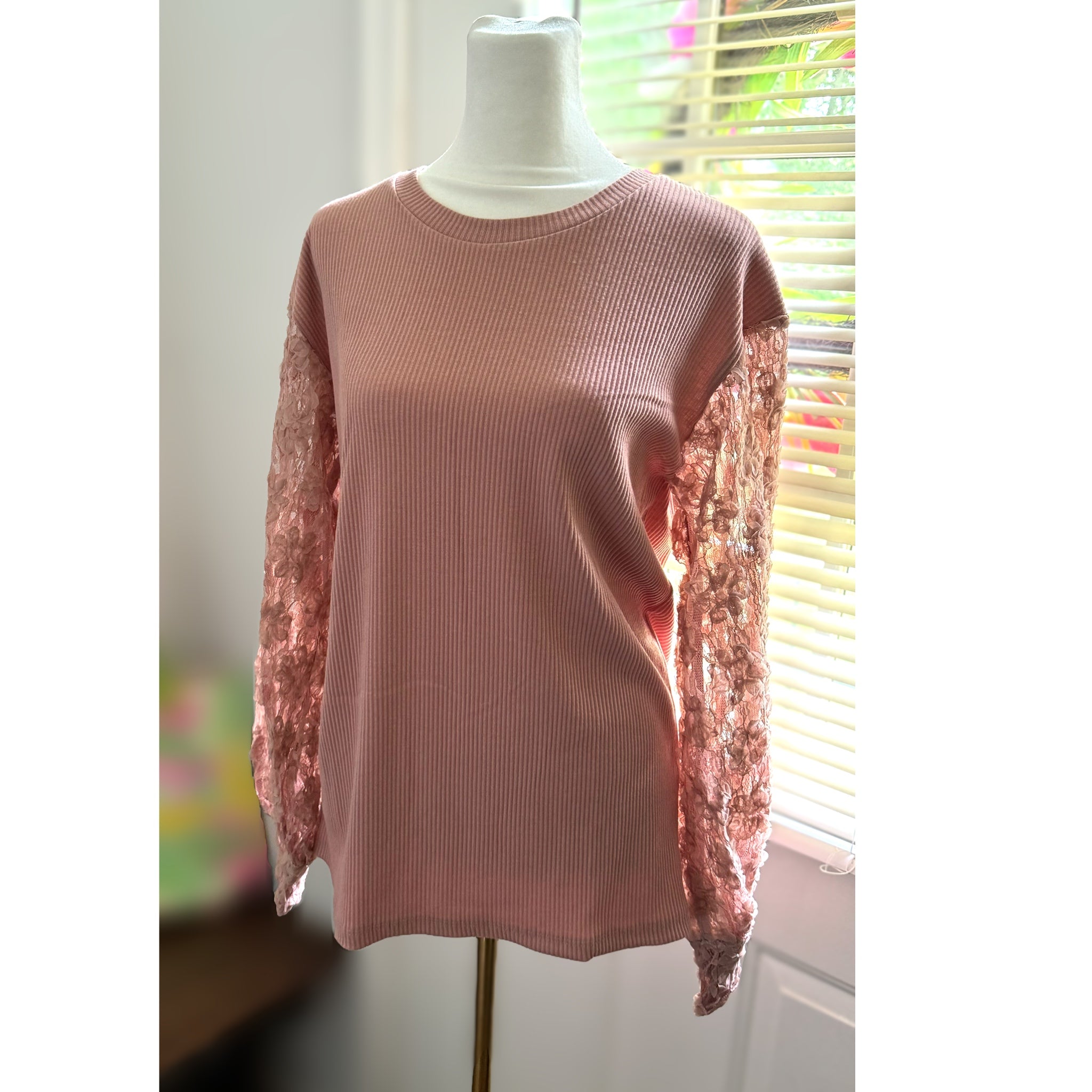 SOUTHERN GRACE Miss Perfect Mauve Floral Lace Sleeve Blouse