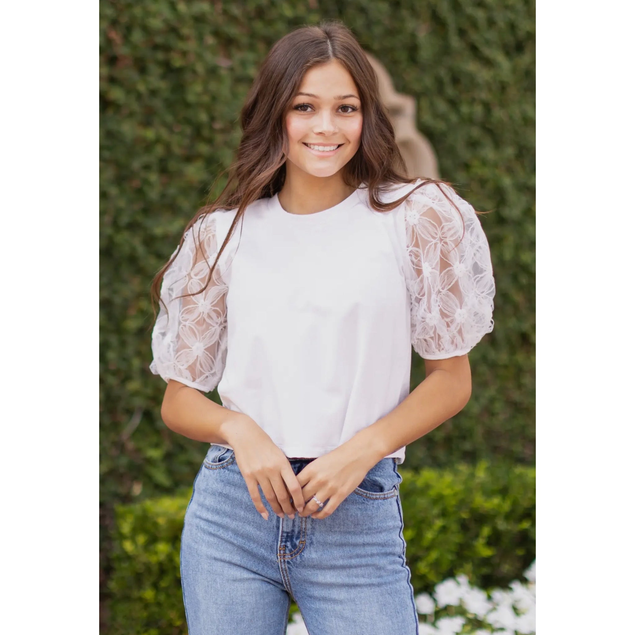 SOUTHERN GRACE White Blossoms Short Puff Sleeve Blouse
