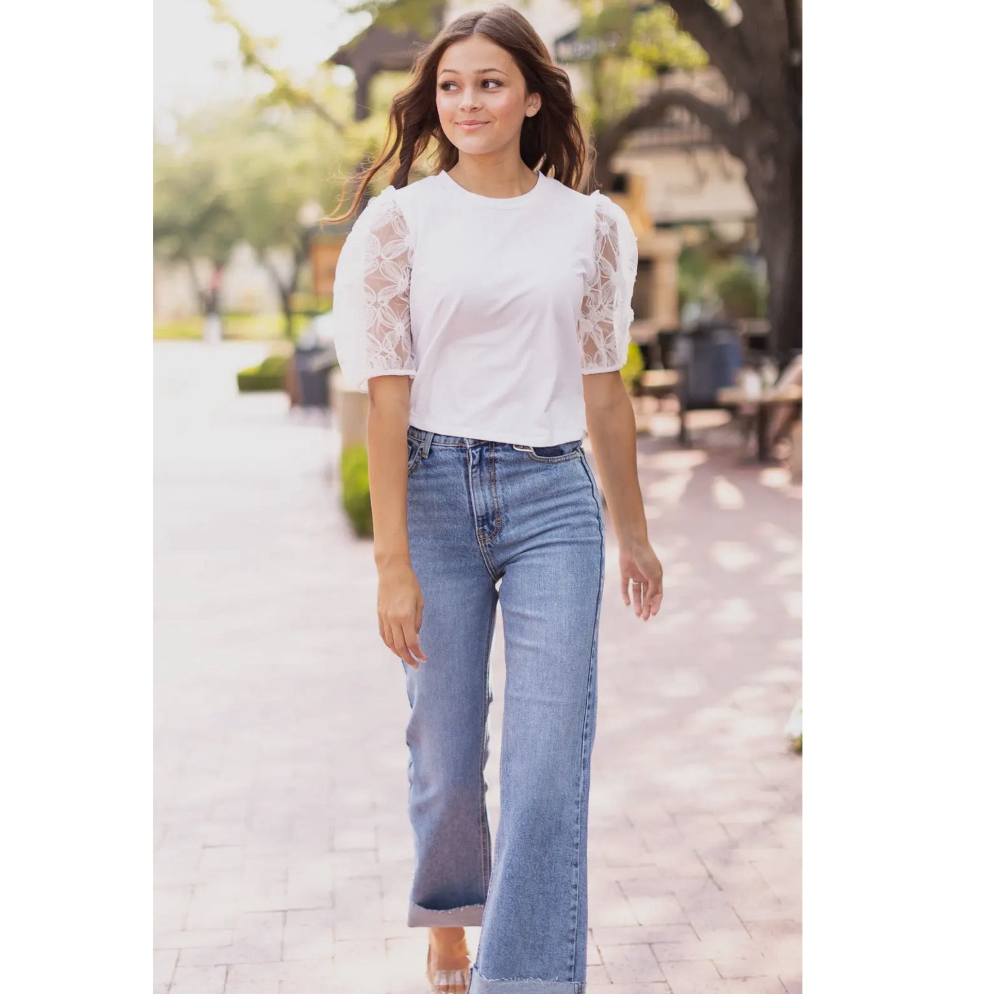 SOUTHERN GRACE White Blossoms Short Puff Sleeve Blouse